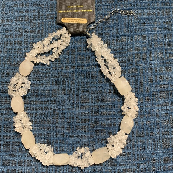 NWT chunky iridescent necklace - Picture 1 of 6